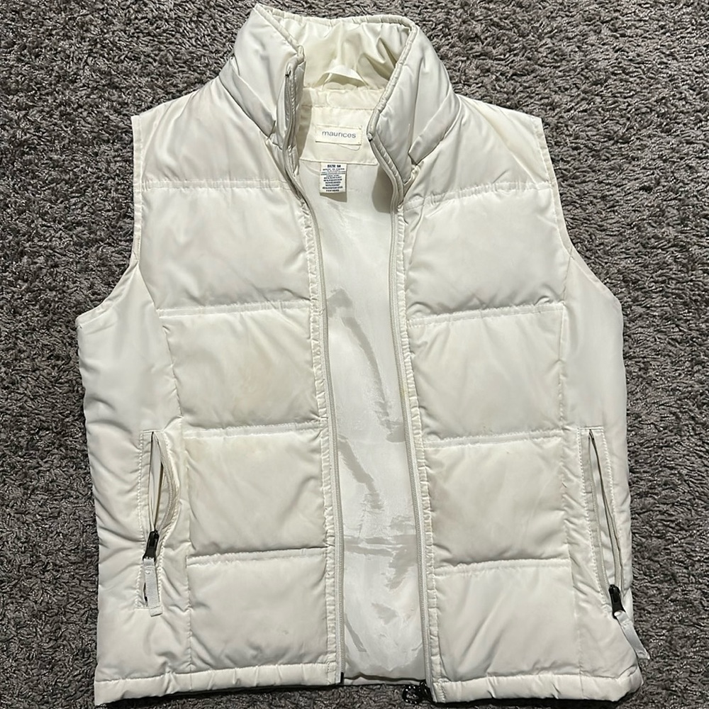 White Puffer Vest. Size M.
